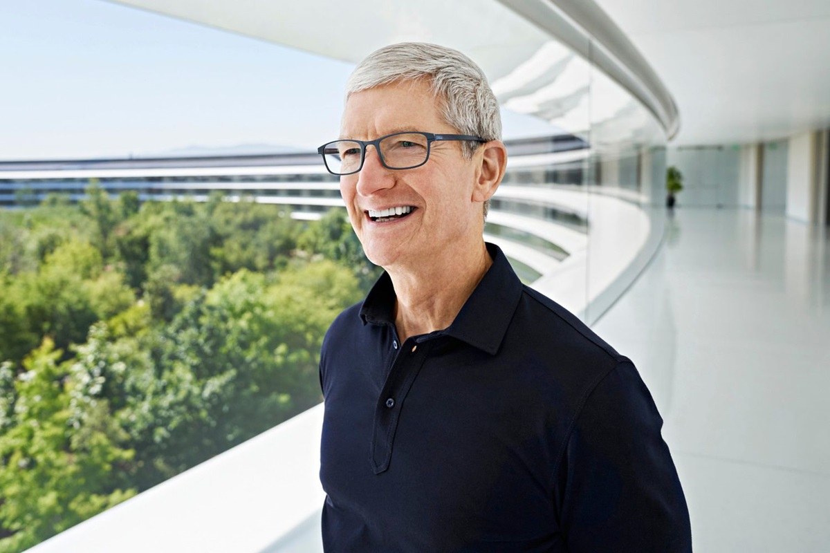 apple-tim-cook-un-yeni-ceo-ile-evezlenmesine-dair-detalli-plana-sahibdir